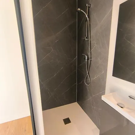 Apartment Tiny House, 12mn Du Parc, Terrasse & Clim *